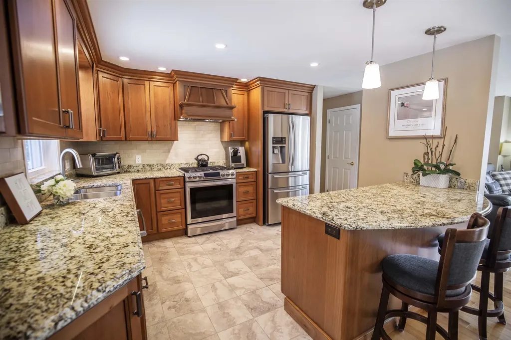 45 Brinton Drive Nashua NH 03064