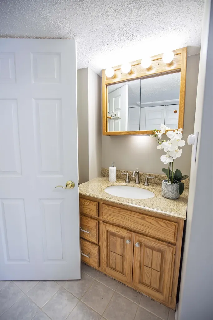45 Brinton Drive Nashua NH 03064