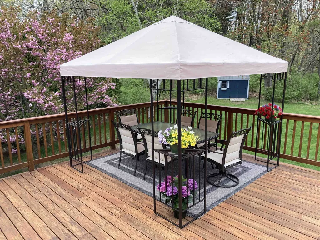 45 Brinton Drive Nashua NH 03064