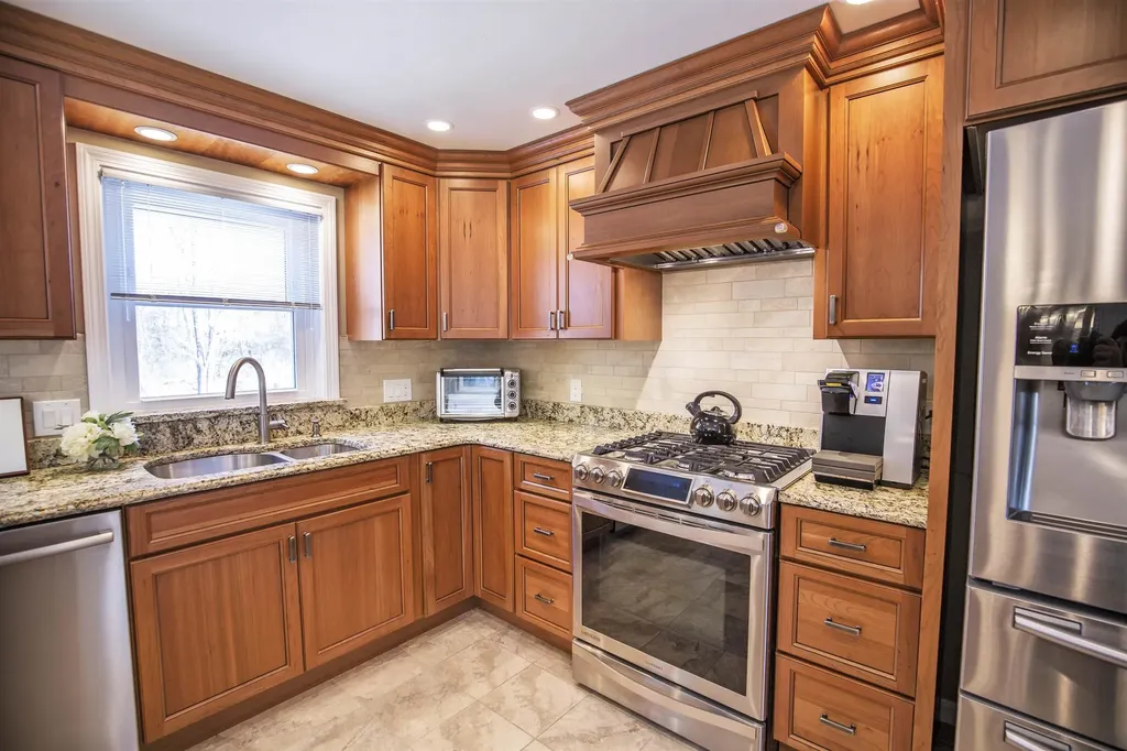 45 Brinton Drive Nashua NH 03064