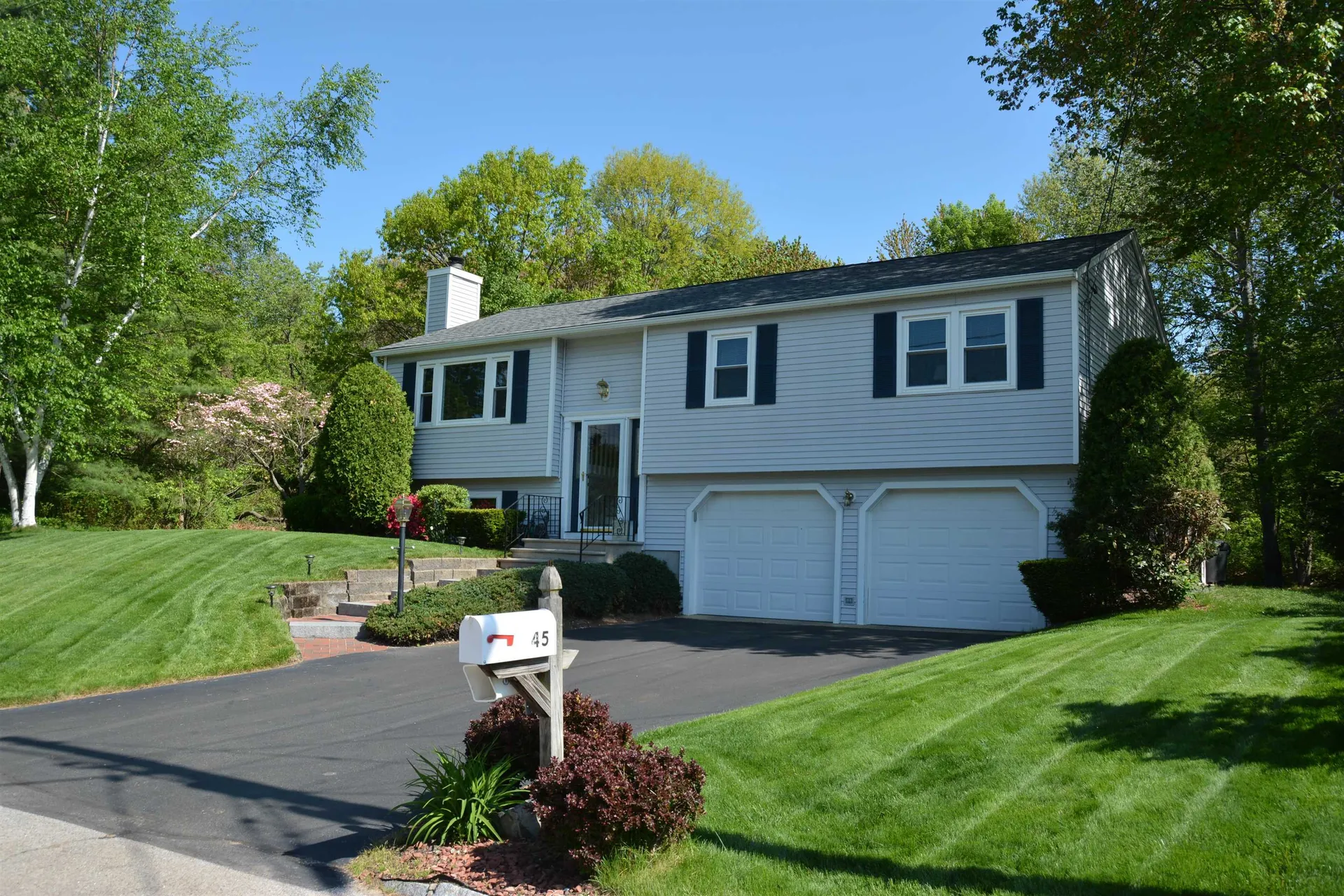 45 Brinton Drive Nashua NH 03064