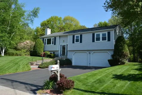 45 Brinton Drive Nashua NH 03064