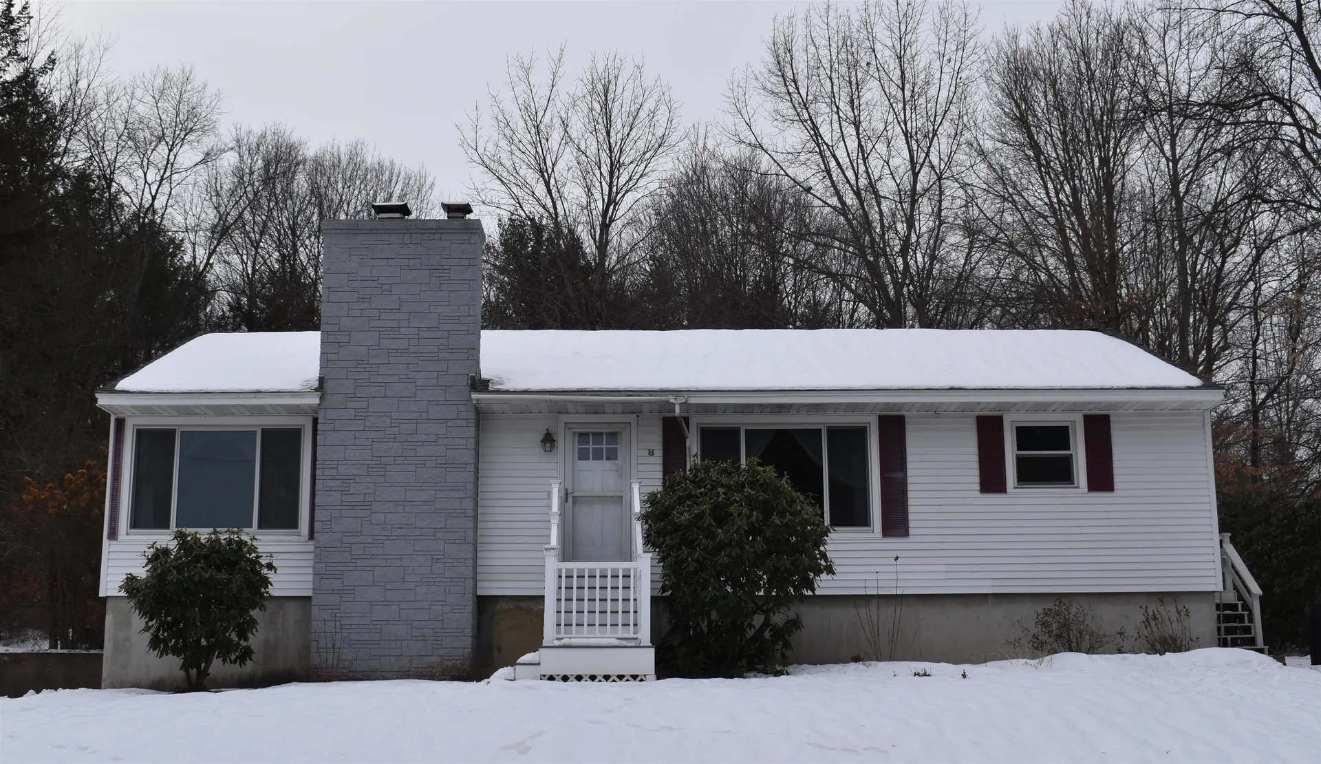 8 Lincoln Drive Bow NH 03304