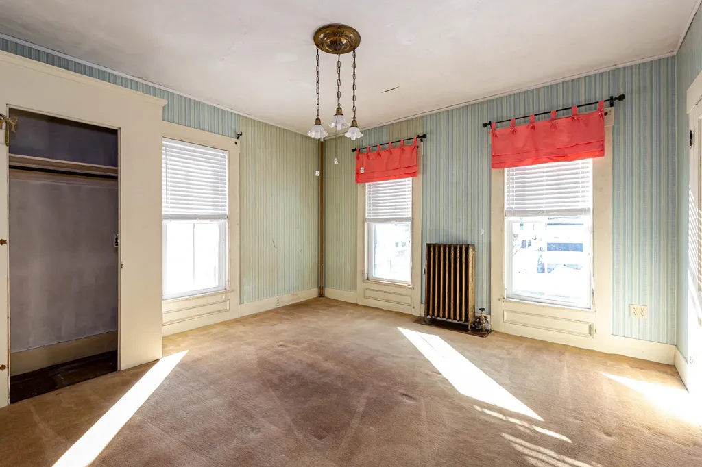 22 Lyndon Street Concord NH 03301