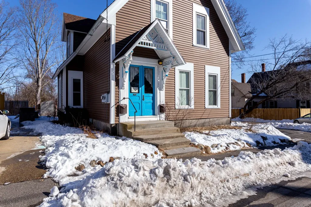 22 Lyndon Street Concord NH 03301