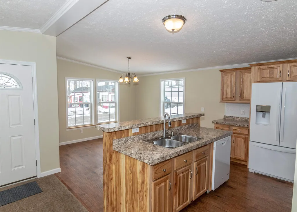 8 Garden Way Troy NH 03465
