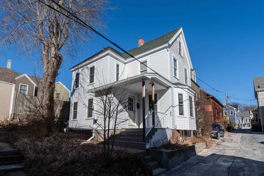 45 Coffins Court Portsmouth NH 03801