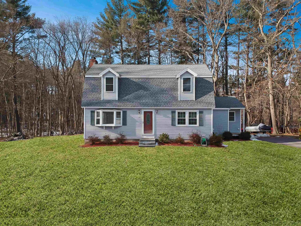 34 Blueberry Circle Pelham NH 03076