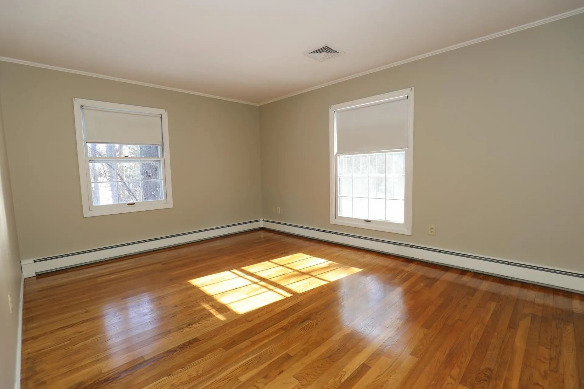 11 Strawberry Hill Road Bedford NH 03110-5608