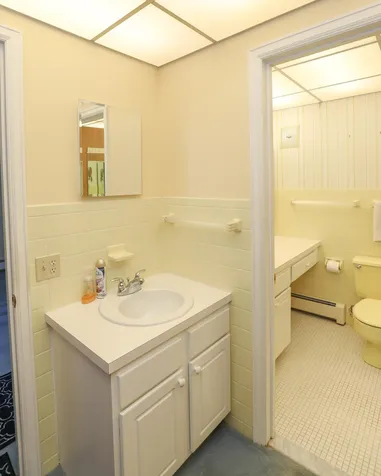 11 Strawberry Hill Road Bedford NH 03110-5608