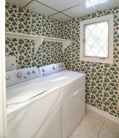 11 Strawberry Hill Road Bedford NH 03110-5608