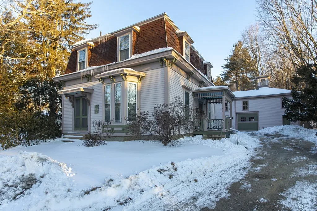 27 Pleasant Street Epping NH 03042