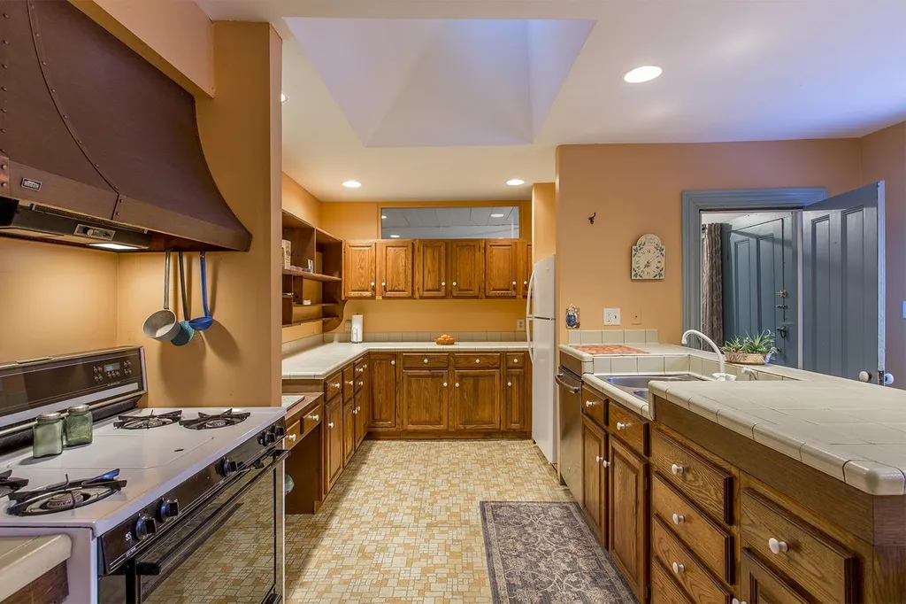27 Pleasant Street Epping NH 03042