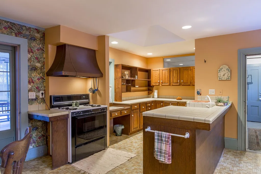 27 Pleasant Street Epping NH 03042
