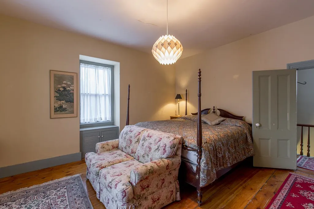 27 Pleasant Street Epping NH 03042