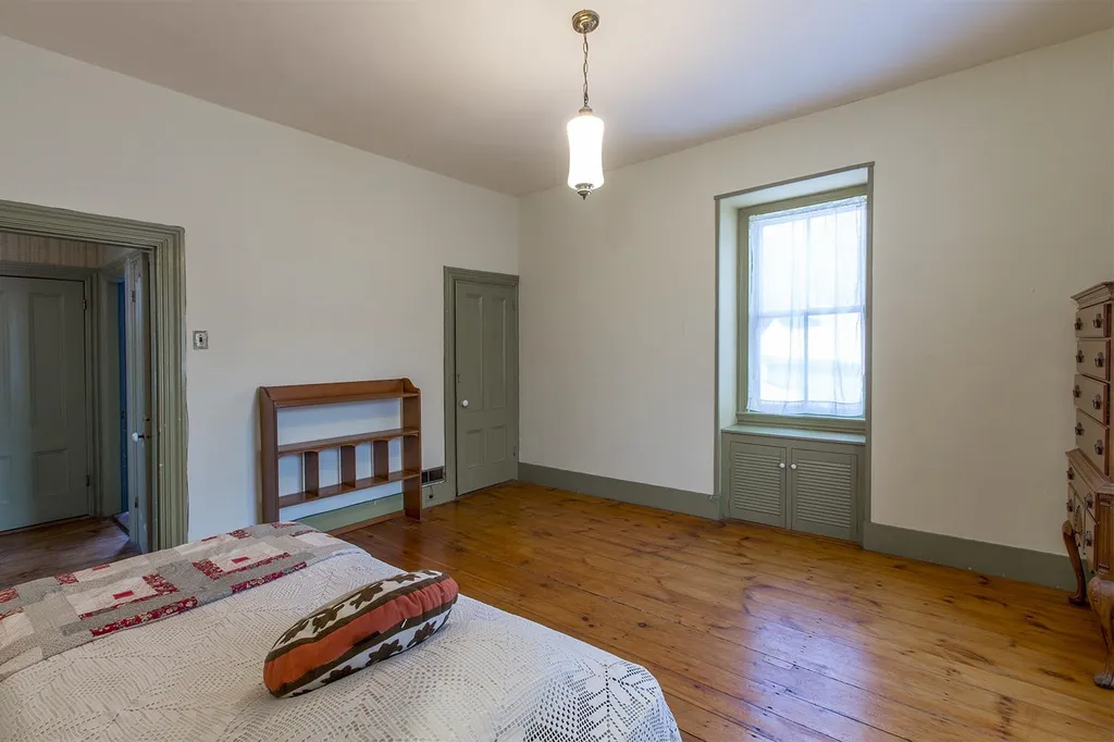 27 Pleasant Street Epping NH 03042