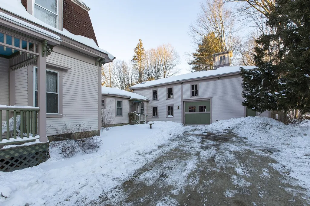 27 Pleasant Street Epping NH 03042