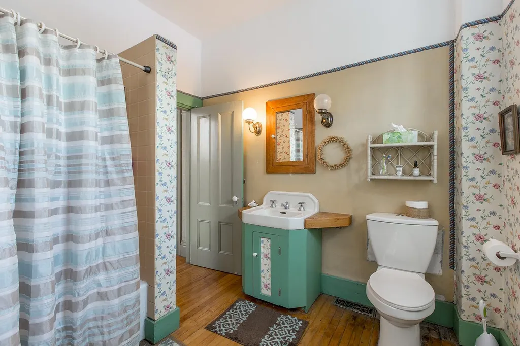 27 Pleasant Street Epping NH 03042