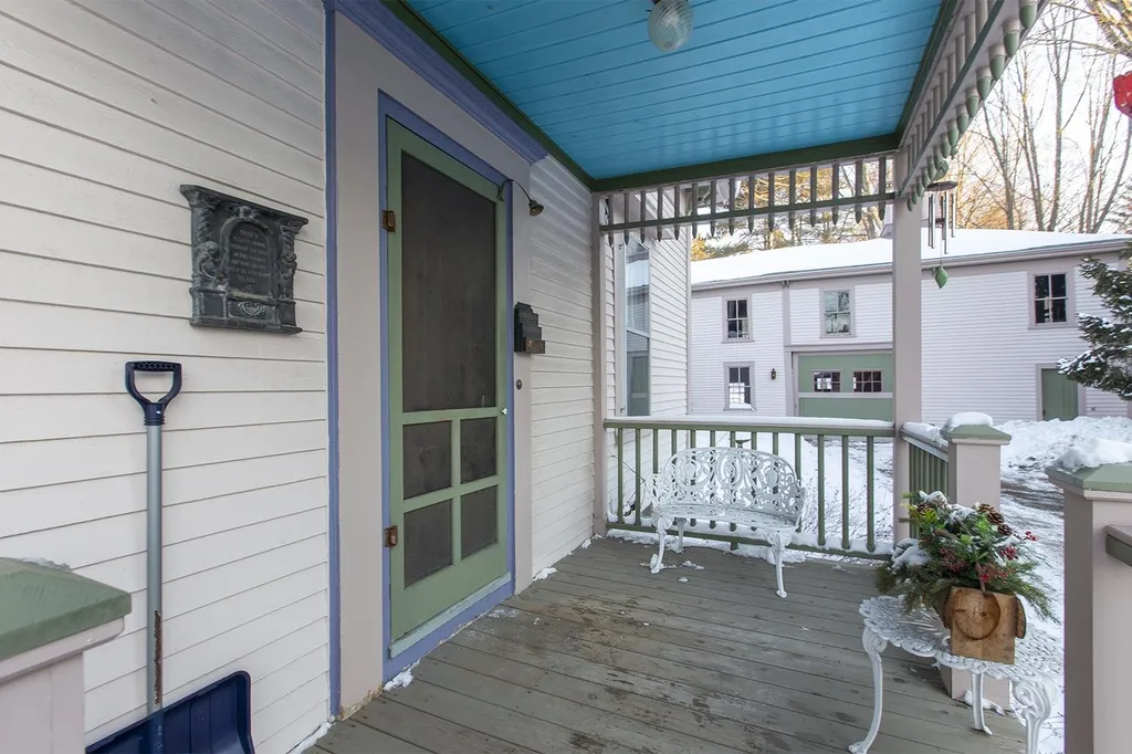 27 Pleasant Street Epping NH 03042