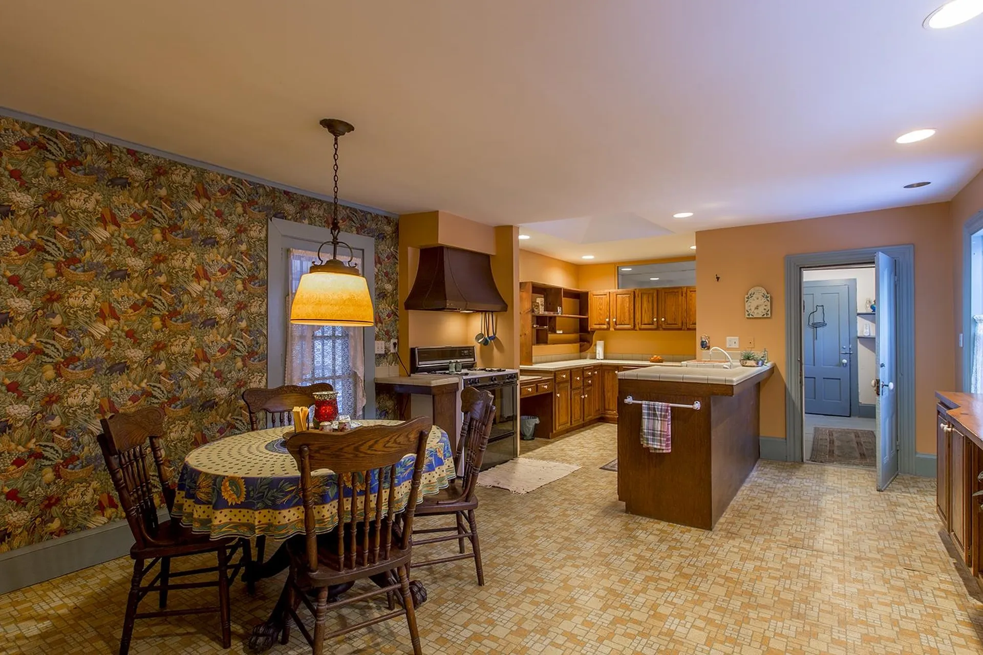 27 Pleasant Street Epping NH 03042