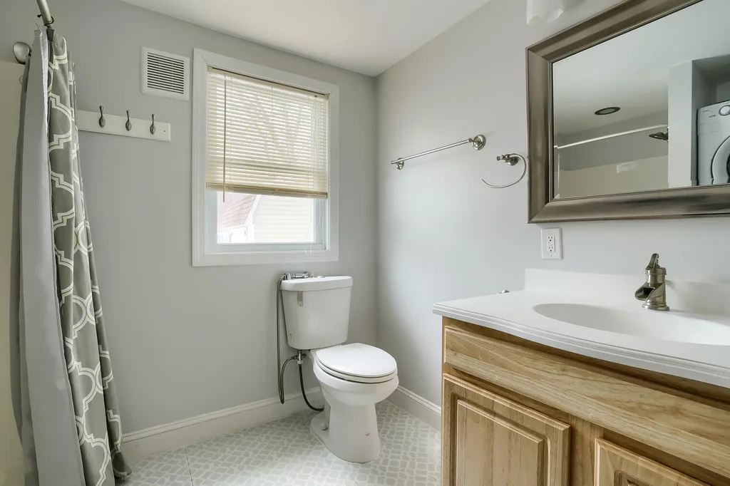 16 Skyview Drive Nashua NH 03062