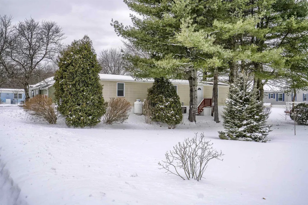 16 Skyview Drive Nashua NH 03062
