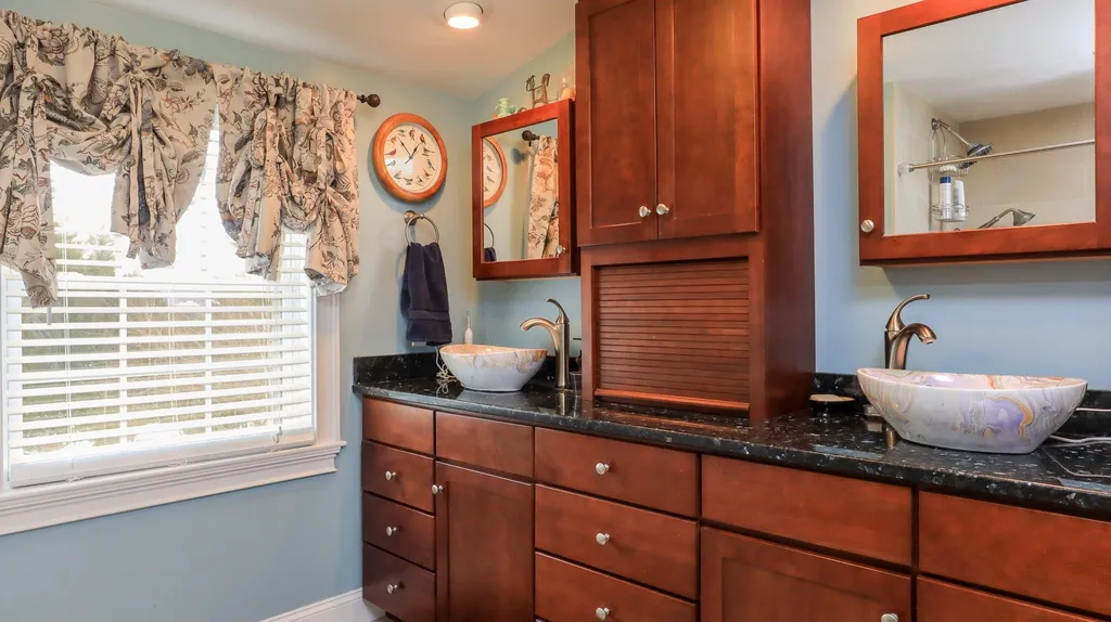 60 Contoocook Lane Peterborough NH 03458
