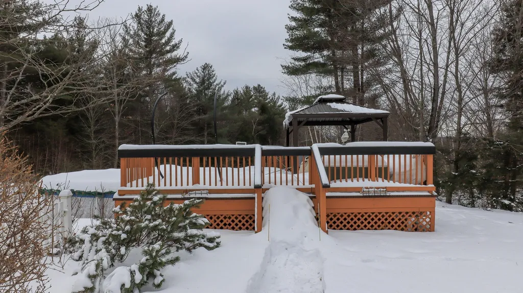60 Contoocook Lane Peterborough NH 03458