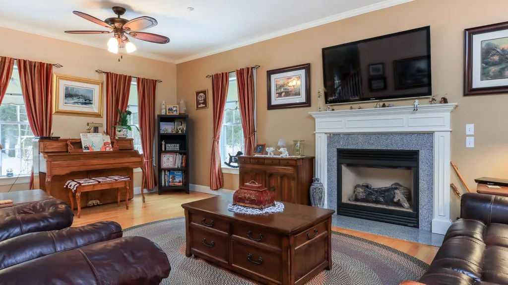 60 Contoocook Lane Peterborough NH 03458
