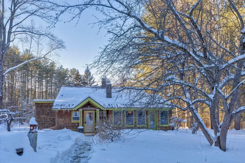 1567 Old Quechee Road Hartford VT 05001