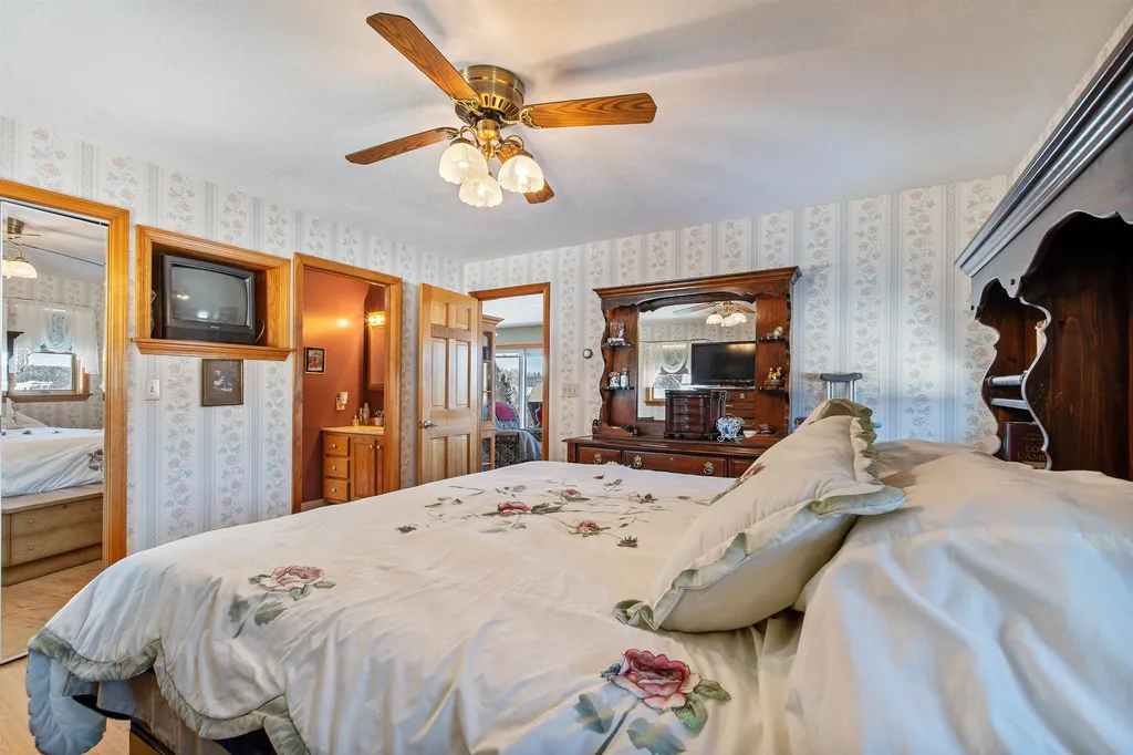 824 Hollow Road Stewartstown NH 03576
