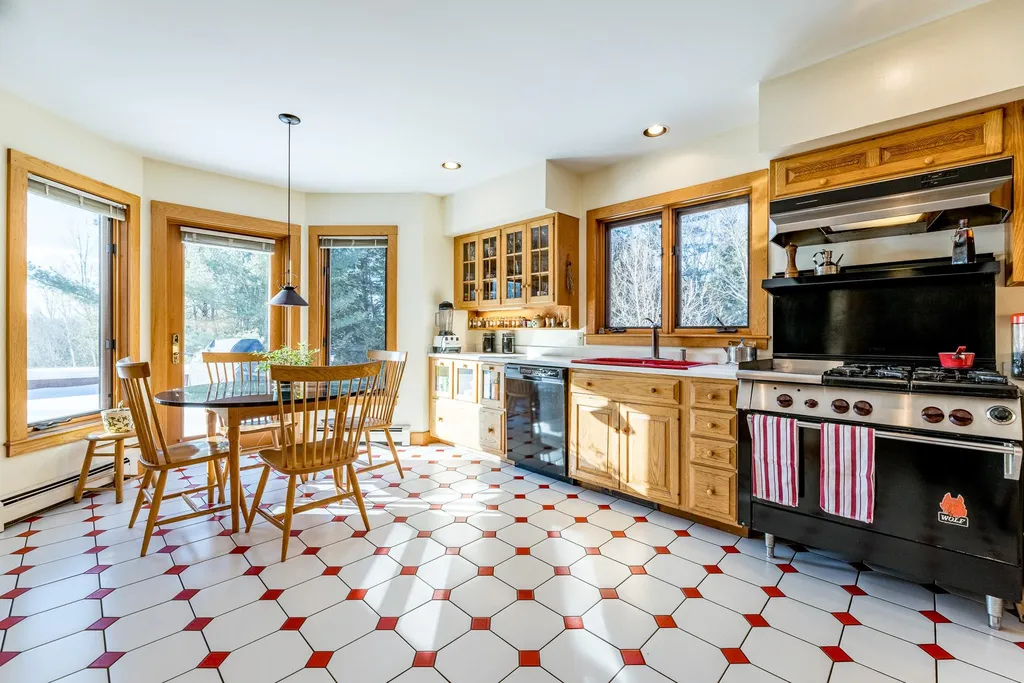 12 Rocky Hill Lane Lyme NH 03768