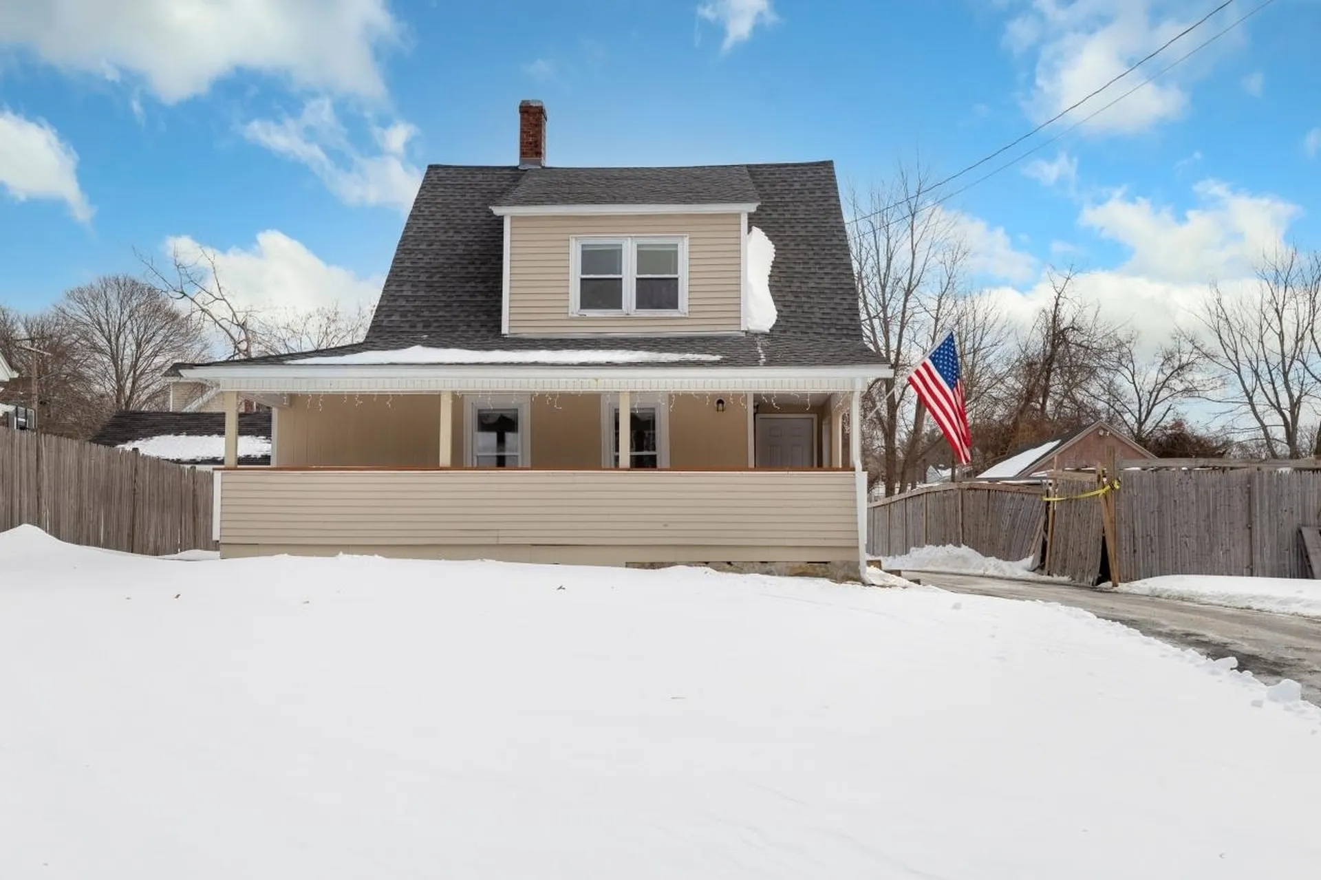 17 Francis Avenue Hooksett NH 03106