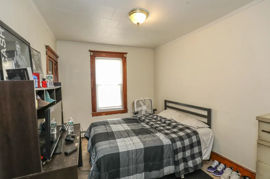 17 Balcom Street Nashua NH 03060