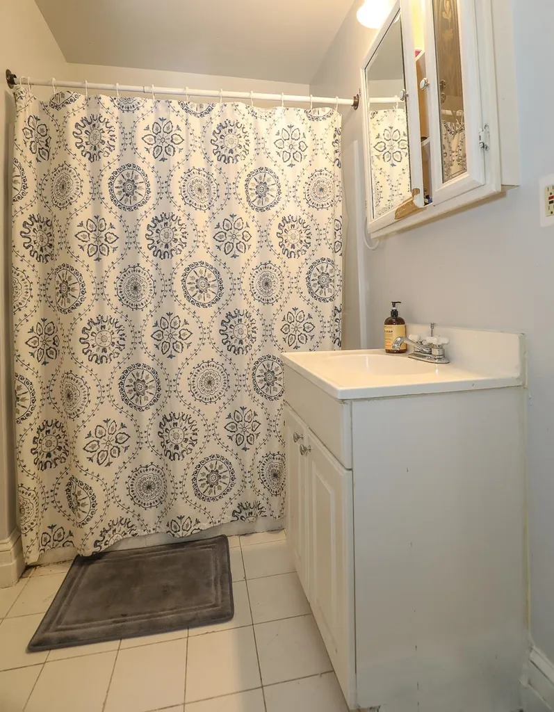 17 Balcom Street Nashua NH 03060
