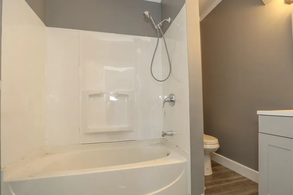 17 Balcom Street Nashua NH 03060