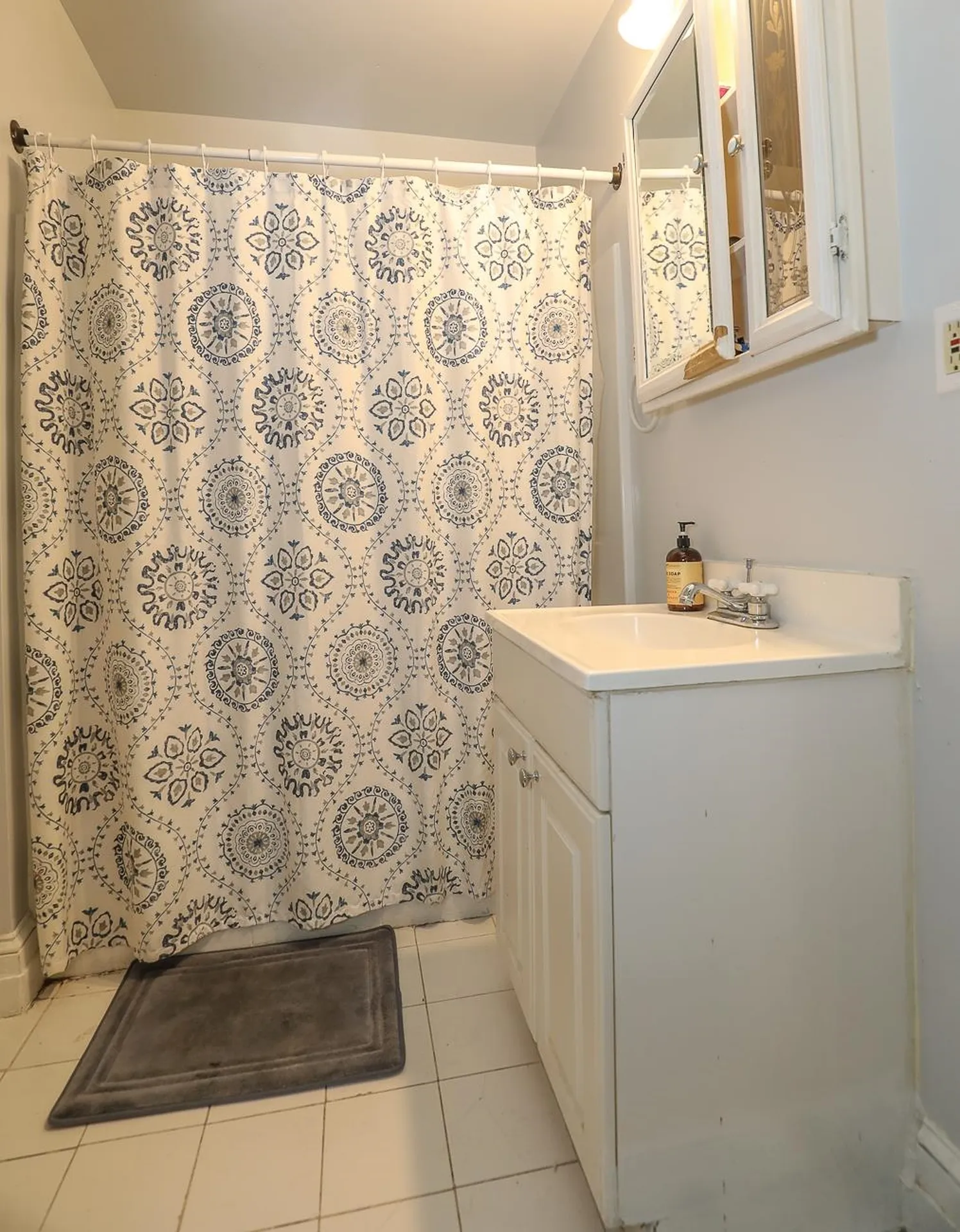 17 Balcom Street Nashua NH 03060