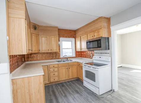 17 Balcom Street Nashua NH 03060