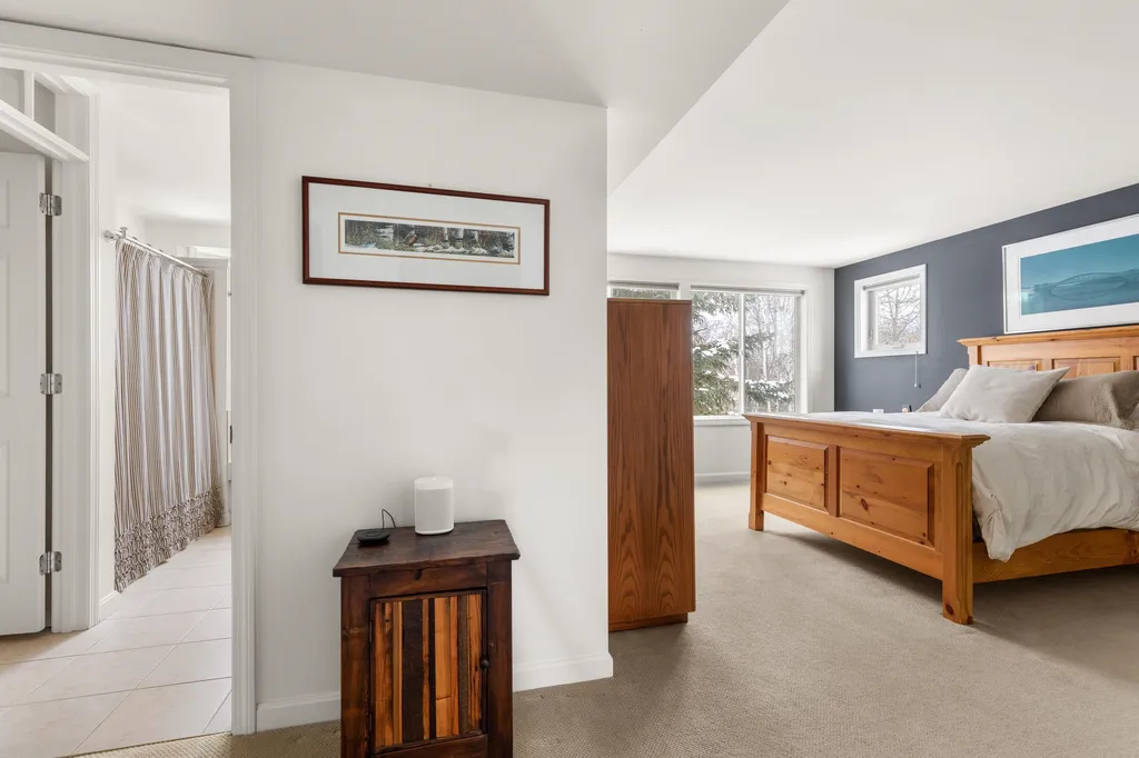 236 Songbird Road South Burlington VT 05403