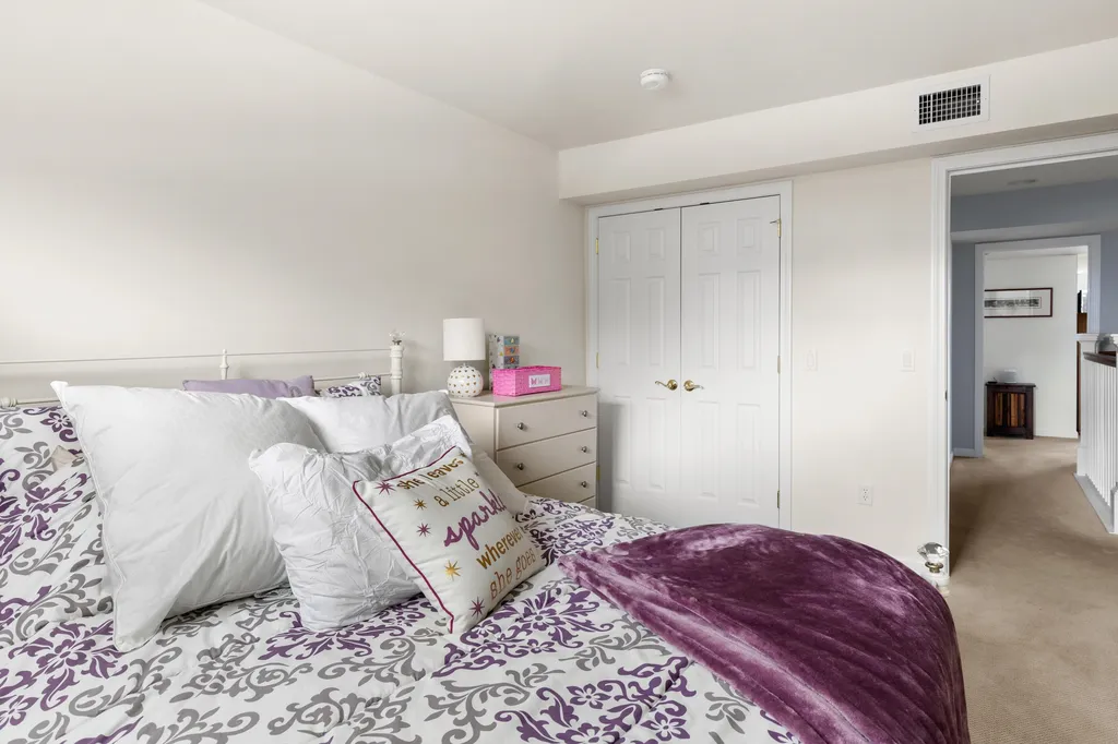 236 Songbird Road South Burlington VT 05403