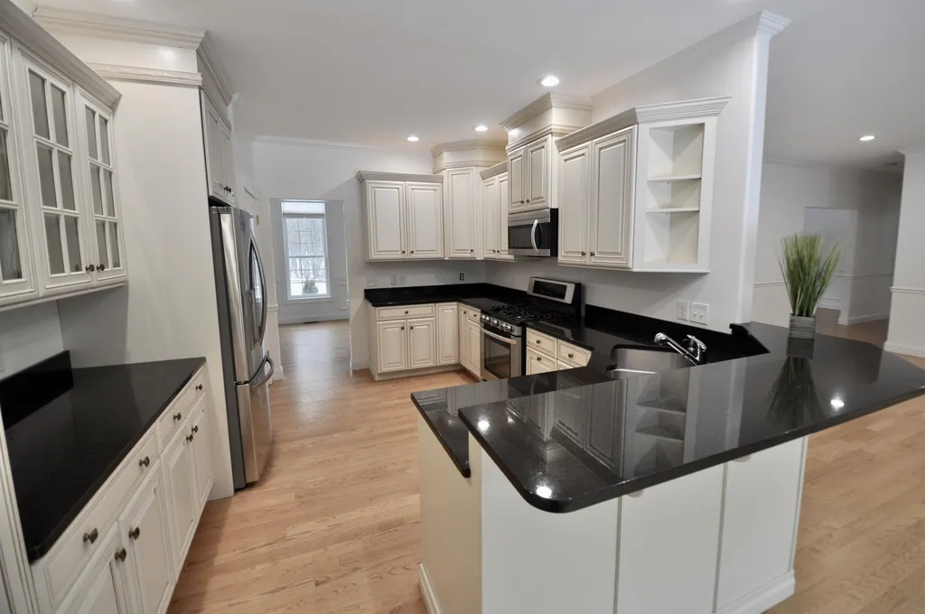 6 Golden Pond Lane Amherst NH 03031