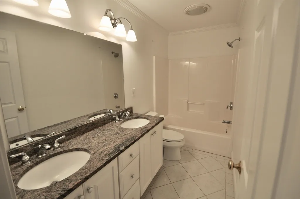 6 Golden Pond Lane Amherst NH 03031