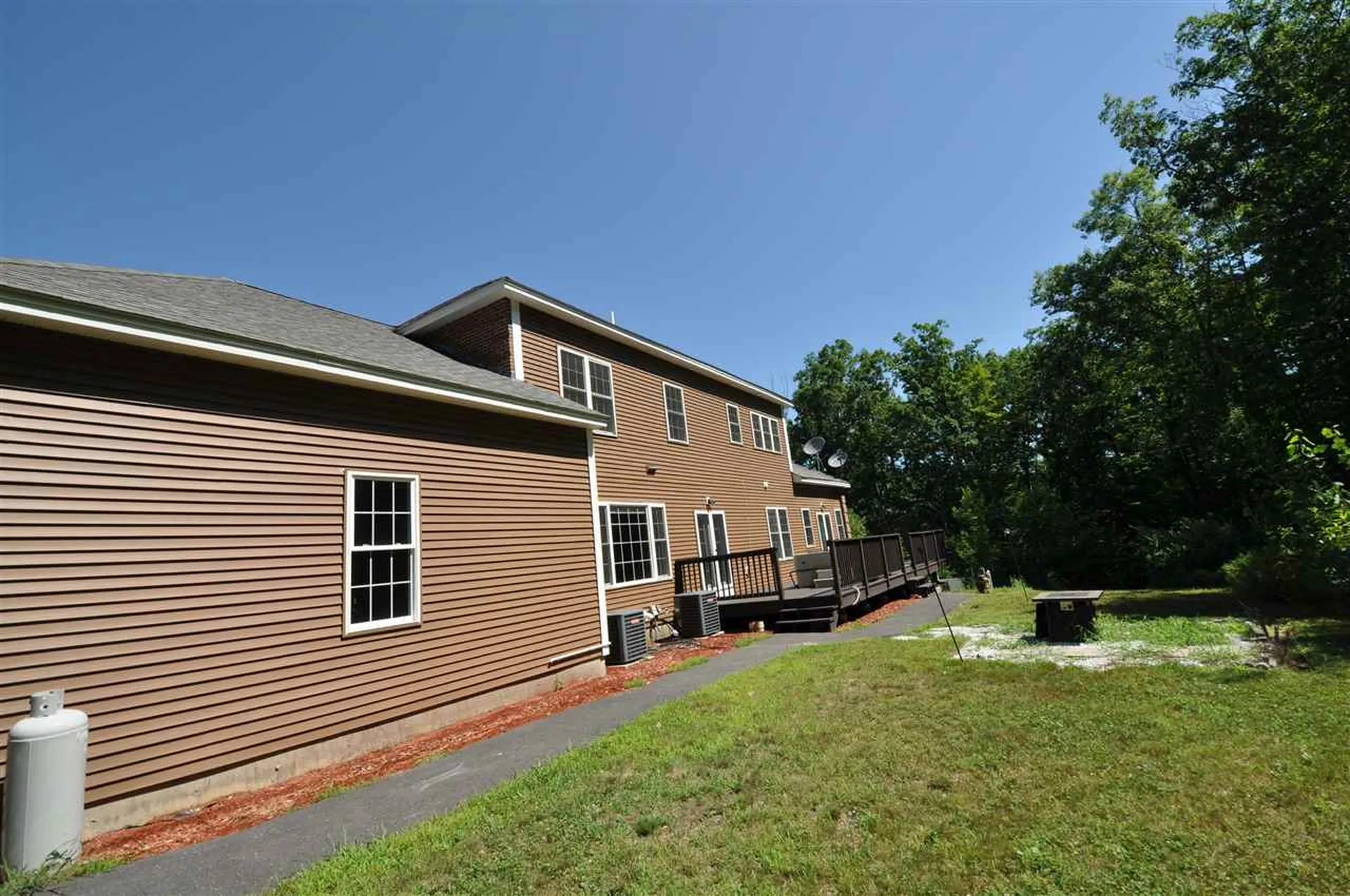 6 Golden Pond Lane Amherst NH 03031