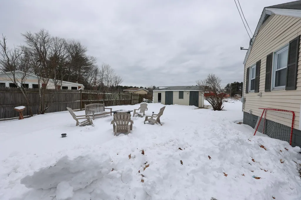 31 Lowell Road Salem NH 03079