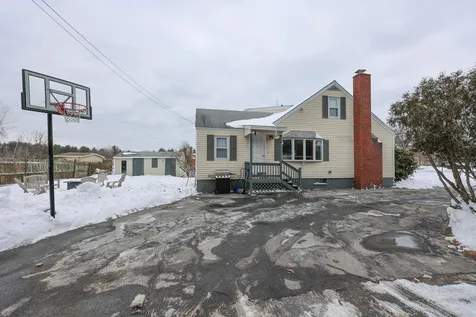31 Lowell Road Salem NH 03079