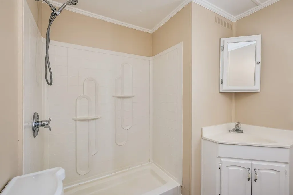 19 South Dewberry Lane Rochester NH 03867