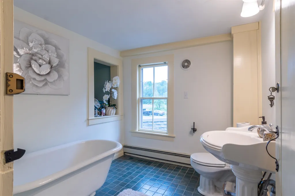 24 Morrill Road Canterbury NH 03224