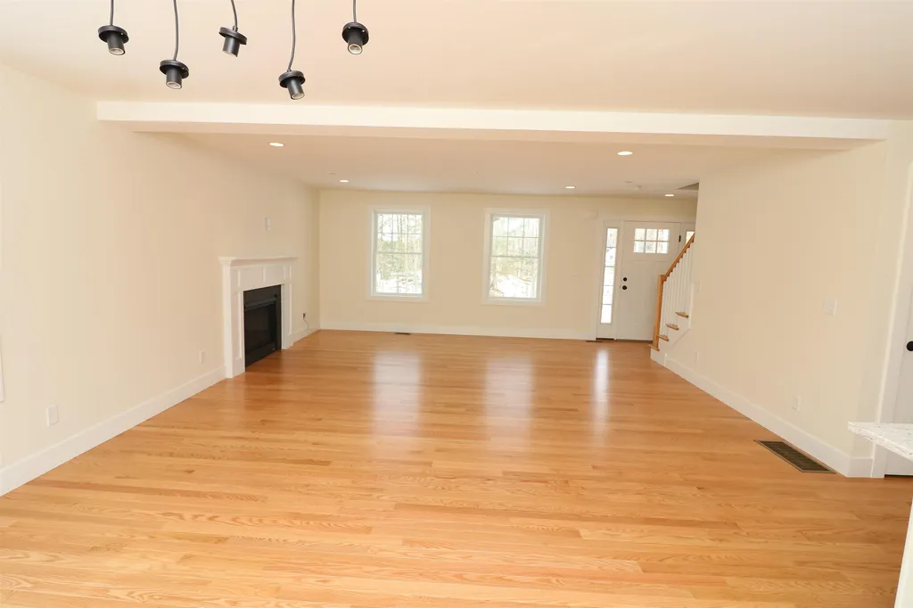 12 Overlook Drive Epping NH 03042