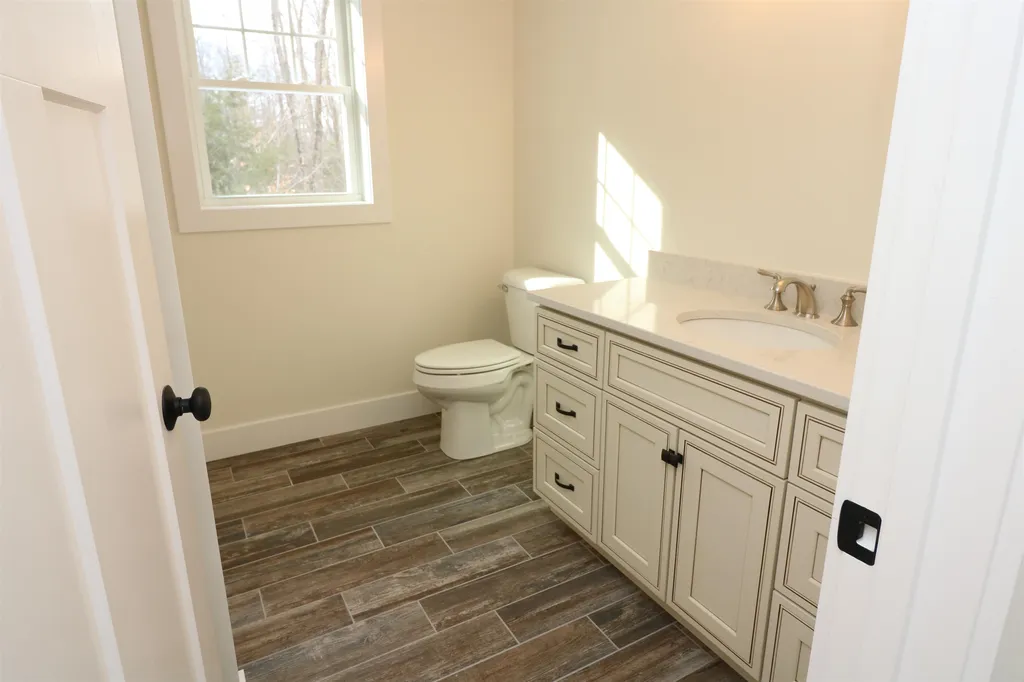 12 Overlook Drive Epping NH 03042