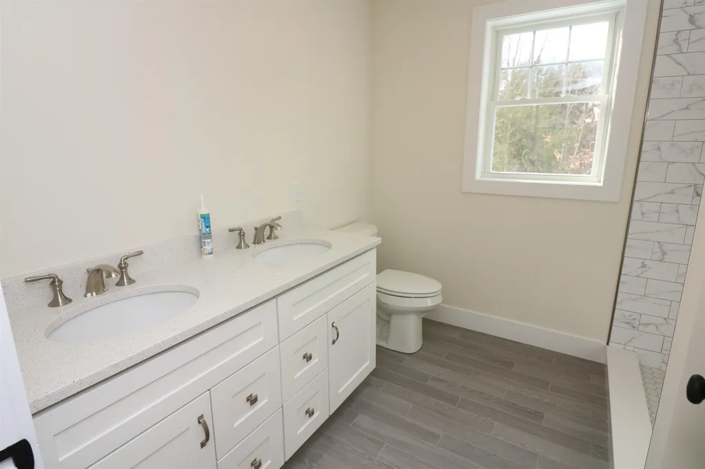 12 Overlook Drive Epping NH 03042